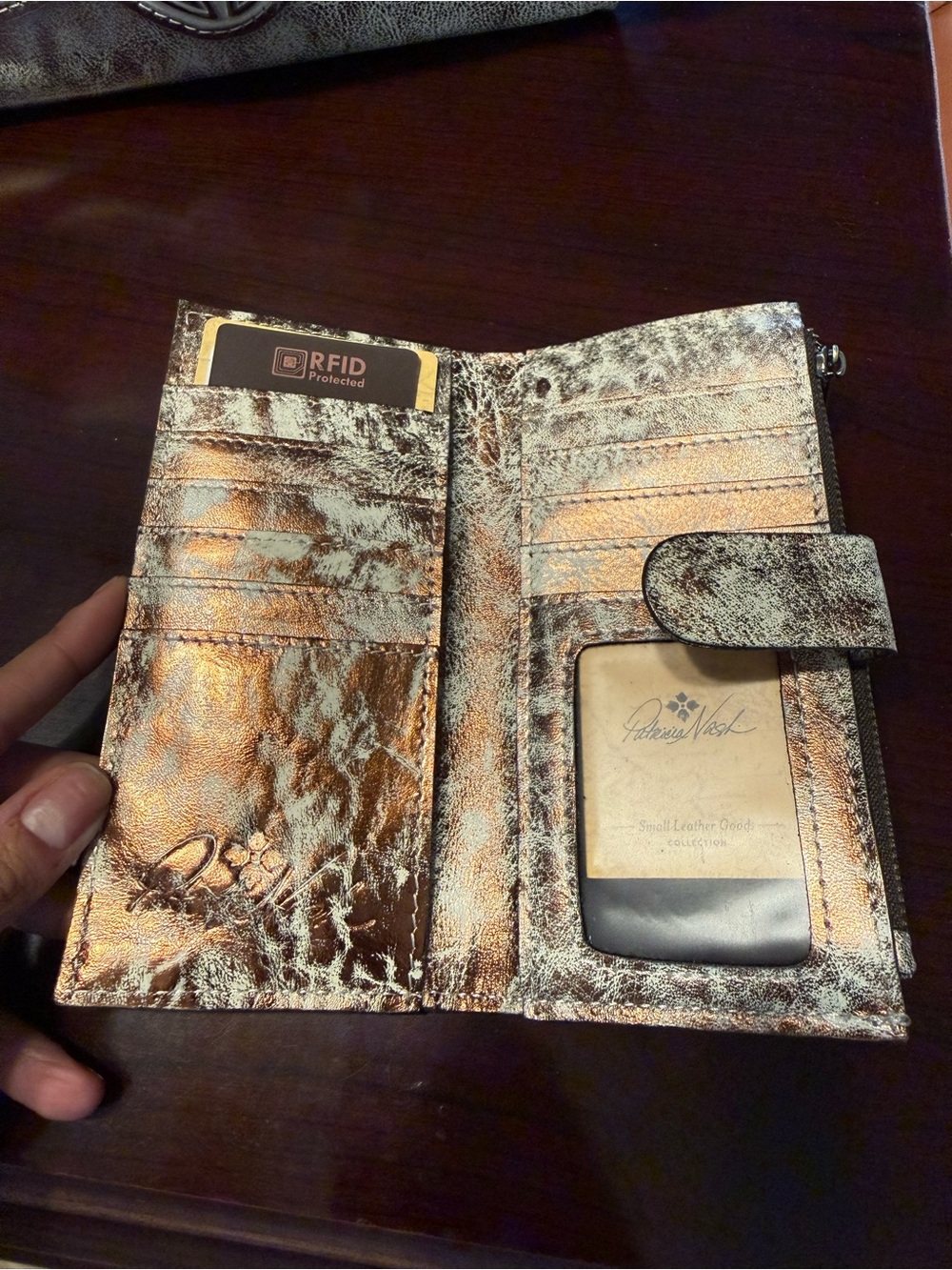 Patricia Nash Metallic Embossed Leather Crossbody & Wallet - Picture 4 of 11